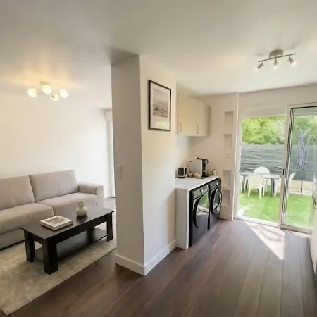 Appartement T2 Terrasse 50m2 plein sud Parking 5 min de la plage
