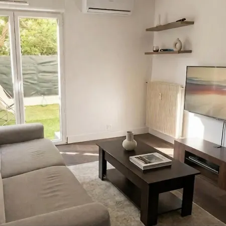 Appartement T2 Terrasse 50m2 plein sud Parking 5 min de la plage